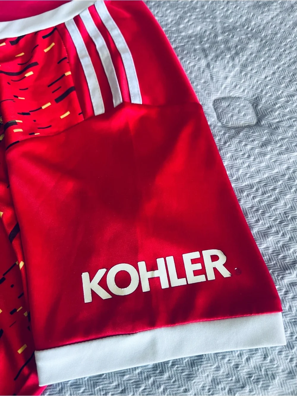 adidas bold red